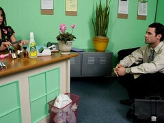 큰 엉덩이, 오랄섹스, 핑거링, 랑제리, 밀프, 스타킹, 스트리핑, 젖가슴