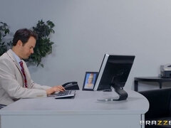 Traseiro, Pés, Saltos, Xoxota, Ruivoa, Meias finas, Tatuagem, Tetas