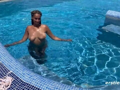 Leggy ebony stunner Naomi hot solo video