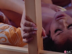 Sucer une bite, Brunette brune, Rondelette, Dingue, Mignonne, Jeux, Petite femme, Mouillée