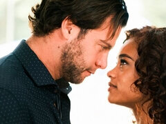 큰 음경, 오랄섹스, 흑갈색 머리, 도기스타일, 에보니, 힐, 자연의 가슴, 젖가슴