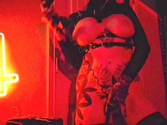 Red light, phone call, anal masturbation