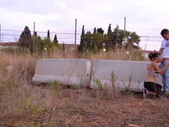 Tekintélyes didik, Gesztenyebarna, Ondó fröcskölés, Nyilvános