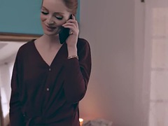 Tussi, Grosse titten, Blasen, Freundin, Handjob, Lesbisch, Transfrau, Tätowierung