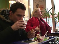 Culo, Tette grandi, Bionda, Pompino, Cougar, Gola profonda, Mamma che vorrei scoparmi, Matrigna