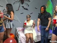 18, Røv, Universitet, Piercing, Fisse, Realitet, Barberet, Tatovering