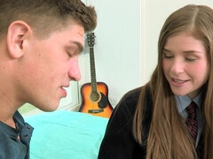 Grosse bite, Sucer une bite, Brunette brune, Première fois, Hard, Hd, Culottes ou slips, Adolescente