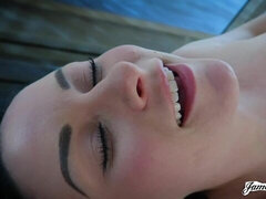 Stor rumpe, Brunette, Fingring, Onani, Naturlige bryster, Barbert, Tenåring, Pupper