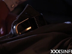 Tyttö, Suihinotto, Ruskeahiuksinen, Spermashotti, Kyrpä, Takaapäin, Alusvaatteet, Luonnolliset tissit