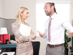 Zadek, Blondýna, Kuřba, Přichyceni, Líbání, Masturbace, Odstraňování, Teenka