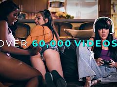 Bambino, Tette grandi, Bionda, Hardcore, Lesbica, Massaggio, Olio, Tette