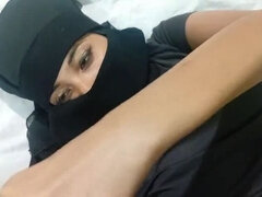 Hot Muslim Girl in Burka Takes Cum on Face - Desi Indian Beauty