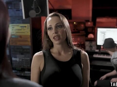 Kont, Grote mammen, Pijpbeurt, 1 man 2 vrouwen, Hardcore, Moeder die ik wil neuken, Taboe, Trio