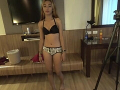 Asiatisch, Besamung, Hundestellung, Hardcore, Pov, Rasiert, Dürr, Titten