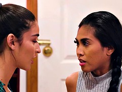 Asiatisch, Braunhaarige, Interrassisch, Lesbisch, Jungendliche (18+), Titten