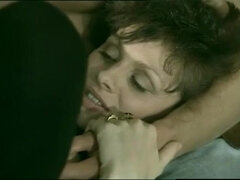 Blonde, Brunette brune, Tir de sperme, Fille latino, Mère que j'aimerais baiser, Orgie, Pisser, Rétro ancien