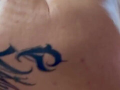 Anal, Bundão, Peitos grandes, Consolo, Boquiaberta, Masturbação, Tatuagem