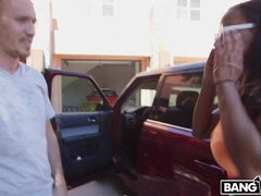 Gros seins, Sucer une bite, Tir de sperme, Noir ébène, Branlette thaïlandaise, Hard, Hd, Seins naturels