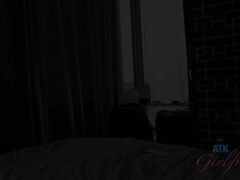 Amateur, Anal, Corrida, Penetracion con dedos, Masturbacion con pies, Novia, Medias largas, Calientapollas