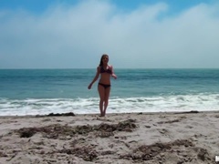 Kont, Strand, Zwart, Pijpbeurt, Hondjeshouding, Sperma in gezicht, Kort haar, Tatoeage