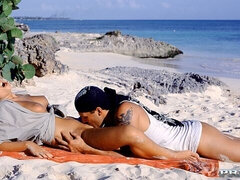 Spiaggia, Culo grosso, Grande cazzo, Bionda, Pompino, Da dietro, Magra, Ingoiare