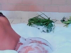 Κώλος, Μεγάλος κώλος, Πισίνα, Μόνος