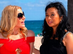 Niogtres, Blondine, Give finger, Lesbisk, Slikning, Mor jeg gerne vil kneppe, Fisse, Stripning