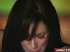 Noire, Brunette brune, Gode, Lesbienne, Masturbation, Nue, Piercing, Chatte