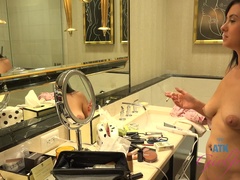 Жопа, Большие сиськи, Дилдо, Большие дырки, От первого лица, На публике, Бритые, Сиськи