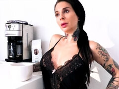 Sucer une bite, Brunette brune, Branlette thaïlandaise, Léchez, Chatte, Tatouage, Adolescente, Nénés