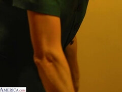 Amerikanisch, Grosse titten, Blondine, Schwanz, Lecken, Lingerie, Milf, Titten