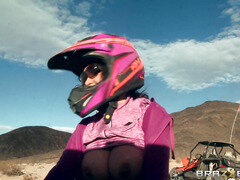 Veľké kozy, Blondína, Prsnatá, Milf  mčbp, Mamina, Vonku, Softcore