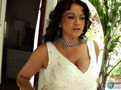 Velké kozy, Kuřba, Brunetka, Stříkání spermatu, Na pejska, Mezirasové, Milf žcbp, Polykání