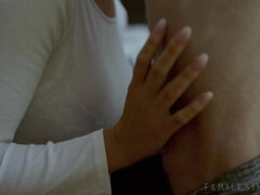 Arsch, Blondine, Vollbusig, Aufs gesicht abspritzen, Absätze, Küssen, Im freien, Tätowierung