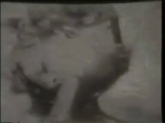 Hatalmas hátsó, Monumentális dákó, Tekintélyes didik, Szőke, Cumizás, Szájba élvezés, Érett feleség, Régebbi évjáratú pornó