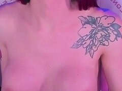 Grosse titten, Masturbation, Zierlich, Transfrau, Solo, Tätowierung, Netzkamera