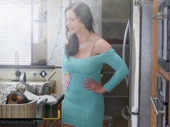 Brazzers - Big tit milf Kendra Lust fucks the pizza boy