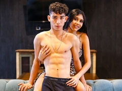 18, Velik kurac, Fafanje, Doggystyle, Naravne joške, Koščena, Najstnice, Joške