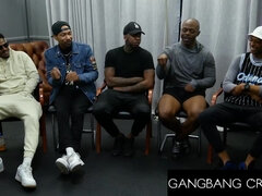 Velké kozy, Blondýna, Kuřba, Creampie, Gangbang, Tetování