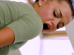 Bekleidet, Fingern, Behaart, Hardcore, Küssen, Lecken, Nackt, Pornostars