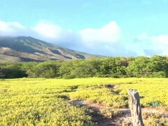 Pláž, Bikini, Brunetka, Priateľka, Piercing, Nafúknuté bradavky, Fajčenie, Kozičky