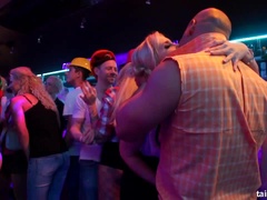 Pik sutte, Påklædt sex, Gruppe, Hårdt, Imellem racer, Orgie, Fest, Swingers