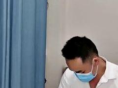 Grote mammen, Chinees, Sperma shot, Handbeurt, Masturbatie, Trio, Tieten likken, Oud