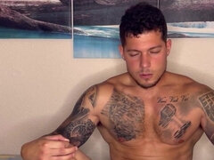 Μόνος, Τατουάζ