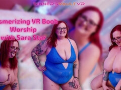 Américain, Belle grosse femme bgf, Conversation vulgaire, Lunettes, Mère que j'aimerais baiser, Seins naturels, Piercing, Tatouage