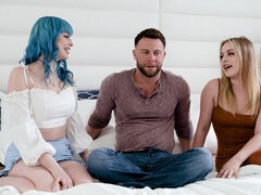 Sovrum, Stor stjärt, Stor kuk, Stora tuttar, Avsugning, Doggystyle