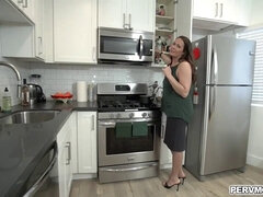 Тетя, Брюнетки, Глубокая глотка, Собачьи, Фетиш, Пальцем, Хд, Милф