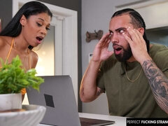 18, デカ尻, デカチン, デカパイ, フェラチオ, 茶髪の, バック, ティーン