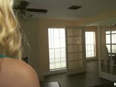 Leie, Arsch, Grosse titten, Blondine, Braunhaarige, Freundin, Pov, Tätowierung