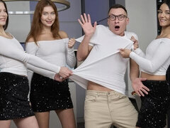 18, Stor stjärt, Stor kuk, Avsugning, Kkm, Naturliga tuttar, Tonåring, Tuttar